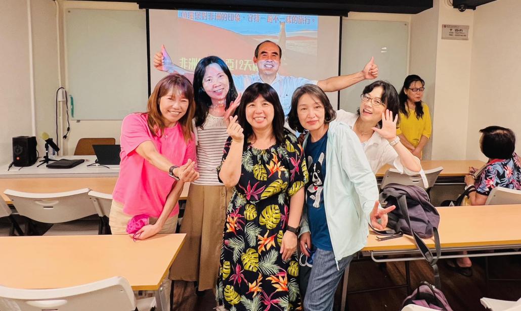 納米比亞旅遊講座現場，旅人 Carrie 在松江館分享非洲旅遊經驗